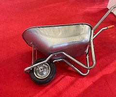 Wheel barrow