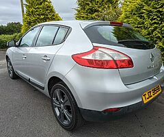 2012 Renault MEGANE 1.5 DCI LOW MILES £30 TAX - Image 8/10