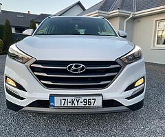 2017 HYUNDAI TUCSON 1.7 DIESEL TAXED NCT SERVICED 6 SPEED MANUAL SPOTLESS - Image 3/10
