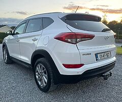 2017 HYUNDAI TUCSON 1.7 DIESEL TAXED NCT SERVICED 6 SPEED MANUAL SPOTLESS - Image 4/10