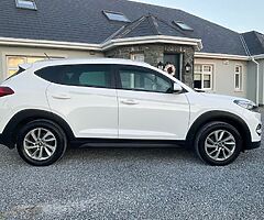 2017 HYUNDAI TUCSON 1.7 DIESEL TAXED NCT SERVICED 6 SPEED MANUAL SPOTLESS - Image 5/10