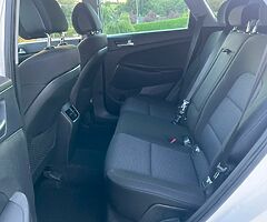 2017 HYUNDAI TUCSON 1.7 DIESEL TAXED NCT SERVICED 6 SPEED MANUAL SPOTLESS - Image 7/10