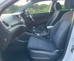2017 HYUNDAI TUCSON 1.7 DIESEL TAXED NCT SERVICED 6 SPEED MANUAL SPOTLESS - Image 8/10