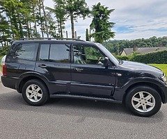 Mitsubishi pajero 3.2 automatic 5 seater crewcab,  test 12-22 tax 6-22,