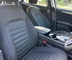 Ford Mondeo 2.0 diesel . Manual . Low km - Image 9/10