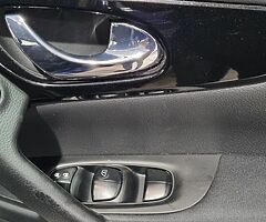 2015 NISSAN QASHQAI - Image 9/10