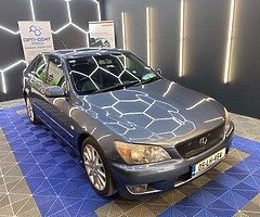 Lexus is200