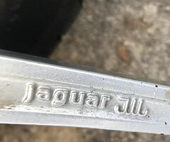 17’ Genuine Jaguar 5x108 alloy wheels - Image 5/7