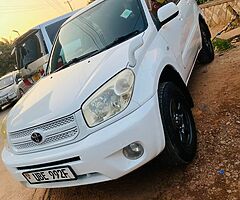 Toyota RAV4 
Model 2004