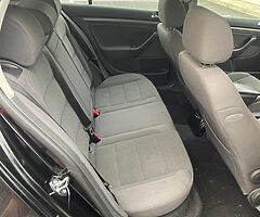 2005 Volkswagen Golf - Image 6/7