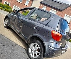 06 Toyota yaris - Image 5/9