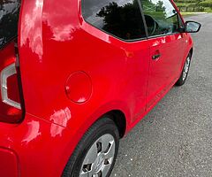 142 VW UP 1.0 5 SPEED MANUAL AS NEW MINT CAR - Image 4/7