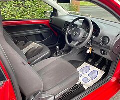 142 VW UP 1.0 5 SPEED MANUAL AS NEW MINT CAR - Image 6/7
