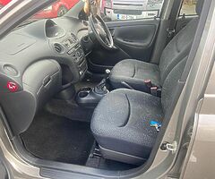 Toyota Yaris 2005 - Image 4/10