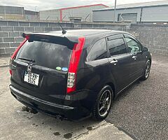 08 HONDA STREAM 7 SEATS AUTO