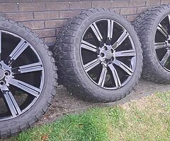 Range Rover Stormer 22 - inch Alloy Wheels with Brilliant All Terrain Tyres - Image 5/8