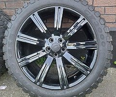 Range Rover Stormer 22 - inch Alloy Wheels with Brilliant All Terrain Tyres - Image 7/8
