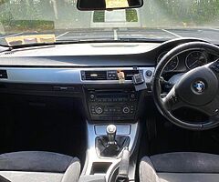 2011 BMW Series 3 - Image 6/10