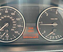 2011 BMW Series 3 - Image 8/10