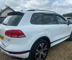 2016 Volkswagen Touareg - Image 3/10