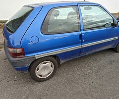 Citroen saxo 1998
3 door model
Blue
5 speed manual
1100cc petrol... - Image 4/9