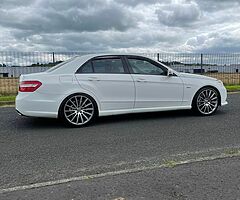 2010 Mercedes-Benz E-Class - Image 4/7