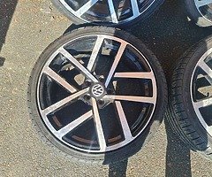Looking for single 19 inch 5x112 alloy.
