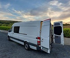 5 berth Mercedes Sprinter campervan - Image 5/10