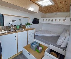 5 berth Mercedes Sprinter campervan - Image 6/10