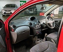 2002 Toyota Yaris - Image 9/10