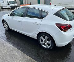 2011 Vauxhall Astra SRI 1.7 Diesel NEW NCT June 20’23 - Image 5/5