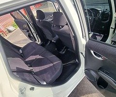 Honda Fit 1.3 Hybrid - Image 8/10