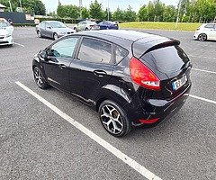 Ford Fiesta Edge 1.4 TDCi Diesel 2012 (or Volvo V50 D5 2009 )