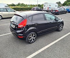Ford Fiesta Edge 1.4 TDCi Diesel 2012 (or Volvo V50 D5 2009 )