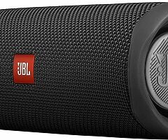 99€ JBL Flip 5 Portable Bluetooth Speaker with Rechargeable Battery, Waterproof