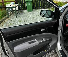 Toyota Prius - Image 7/10