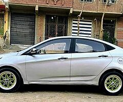 هيونداى اكسنت RB ٢٠١٥ فابريكا اتنين ايرباج وفرامل ABS وطاره مالتى وشاشه عرض - Image 3/9