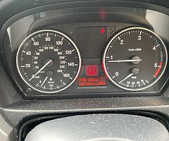 BMW 318D 2008 - Image 8/9