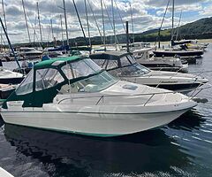 Leader boat