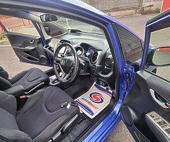 Honda Fit 1.3 Hybrid - Image 6/9