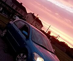 2006 E12 corolla - Image 4/4