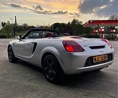2003 Toyota MR2