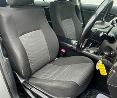 2014 Toyota Avensis - Image 5/10