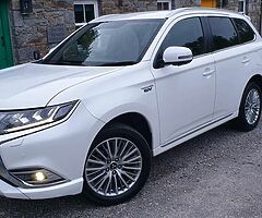 2019 MITSUBISHI OUTLANDER GH4S PLUG-IN HYBRID AUTOMATIC 4X4 SUV