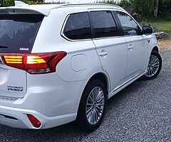 2019 MITSUBISHI OUTLANDER GH4S PLUG-IN HYBRID AUTOMATIC 4X4 SUV - Image 3/10
