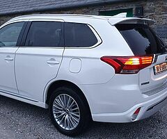 2019 MITSUBISHI OUTLANDER GH4S PLUG-IN HYBRID AUTOMATIC 4X4 SUV - Image 4/10