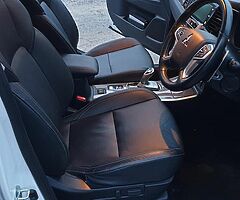 2019 MITSUBISHI OUTLANDER GH4S PLUG-IN HYBRID AUTOMATIC 4X4 SUV - Image 6/10