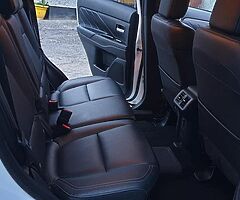 2019 MITSUBISHI OUTLANDER GH4S PLUG-IN HYBRID AUTOMATIC 4X4 SUV - Image 7/10