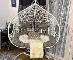 DOUBLE SEATER EGG CHAIR / DELIVERY 