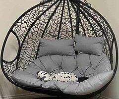 DOUBLE SEATER EGG CHAIR / DELIVERY 